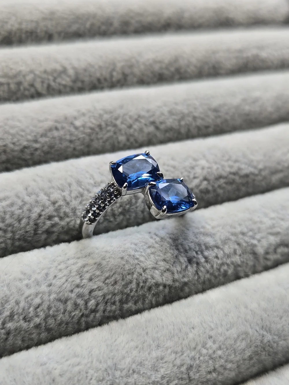 925 Sterling Silver Size 7 Blue Topaz Bomb Party Ring